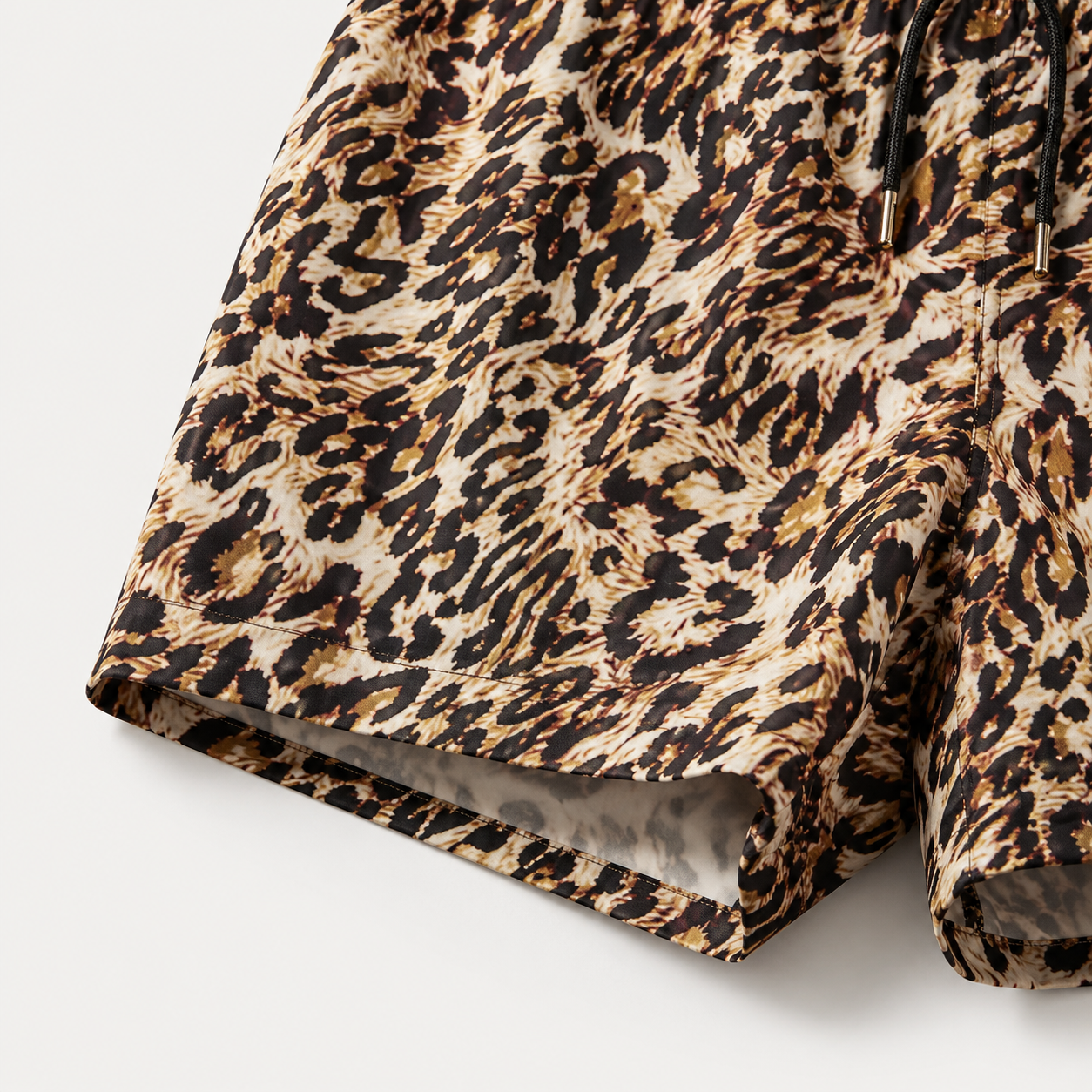 Bermuda leopardato uomo